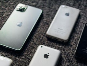 解决iPhone13手机发烫问题的有效方法（清理）